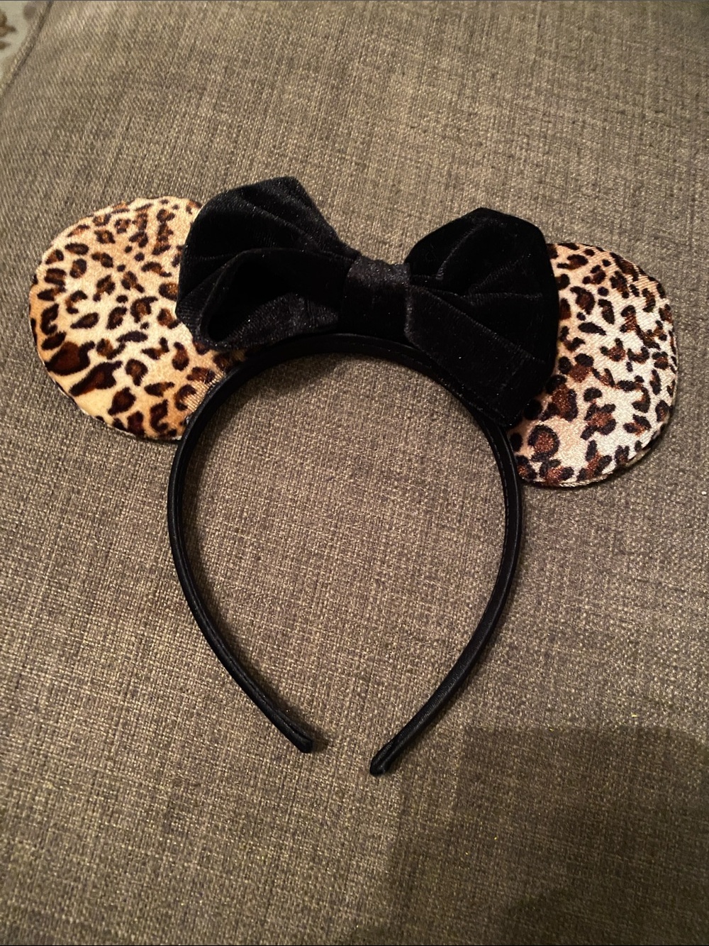 Disney Safari Leopard Print Minnie Ears Headband with Black Bow
